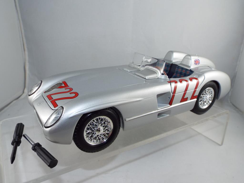 Maisto - a Mercedes Benz 300 SLR Mille Miglia 1955 in 1:18 scale, - Image 2 of 5