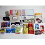 Model Railways - a good mixed lot of N gauge accessories,