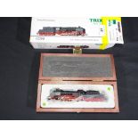 Trix Minitrix N gauge steam locomotive 2-10-0 with tender in wooden presentation box and original