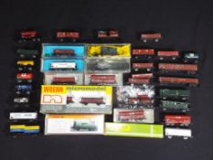 Model Railways - 30 predominantly unboxed N gauge wagons by Fleischmann,