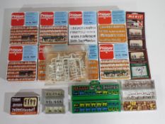 Model Railways - nineteen boxes/packets of N gauge railway figures,