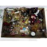 Dolls House Accessories - in excess of 50 quality dolls house accessory items to include miniature