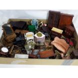 Doll's House Accessories - a collection of in excess of 30 pieces of quality doll's house furniture