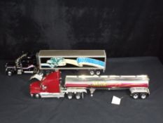 Diecast - Franklin Mint - two unboxed 1:32 scale American Trucks,