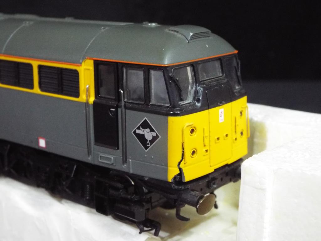 Model Railways - Hornby OO gauge Class 31 diesel R2421 with instructions, - Image 2 of 2