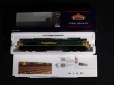 Model Railways - Bachmann OO gauge limited edition class 66 diesel locomotive 32-725Y with