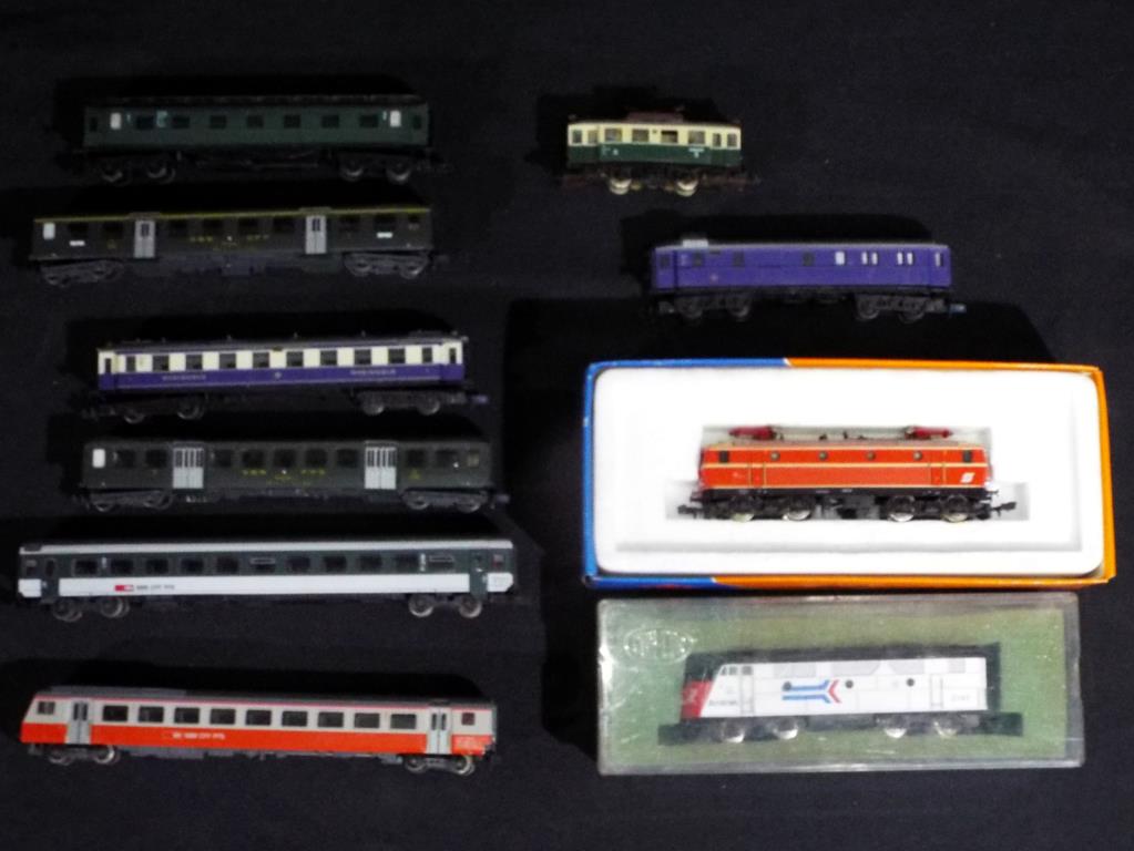 Model Railways - Ro Co and Arnold N gauge - seven items of rolling stock predominantly unboxed to