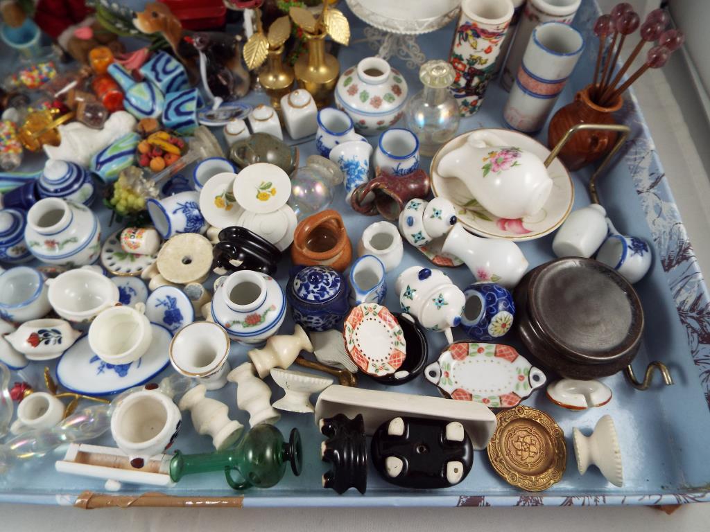 Dolls House accessories - in excess of fifty dolls house accessories to include ceramic storage - Image 5 of 5