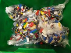 Lego - 3.7 kg of Lego in good to excellent condition.