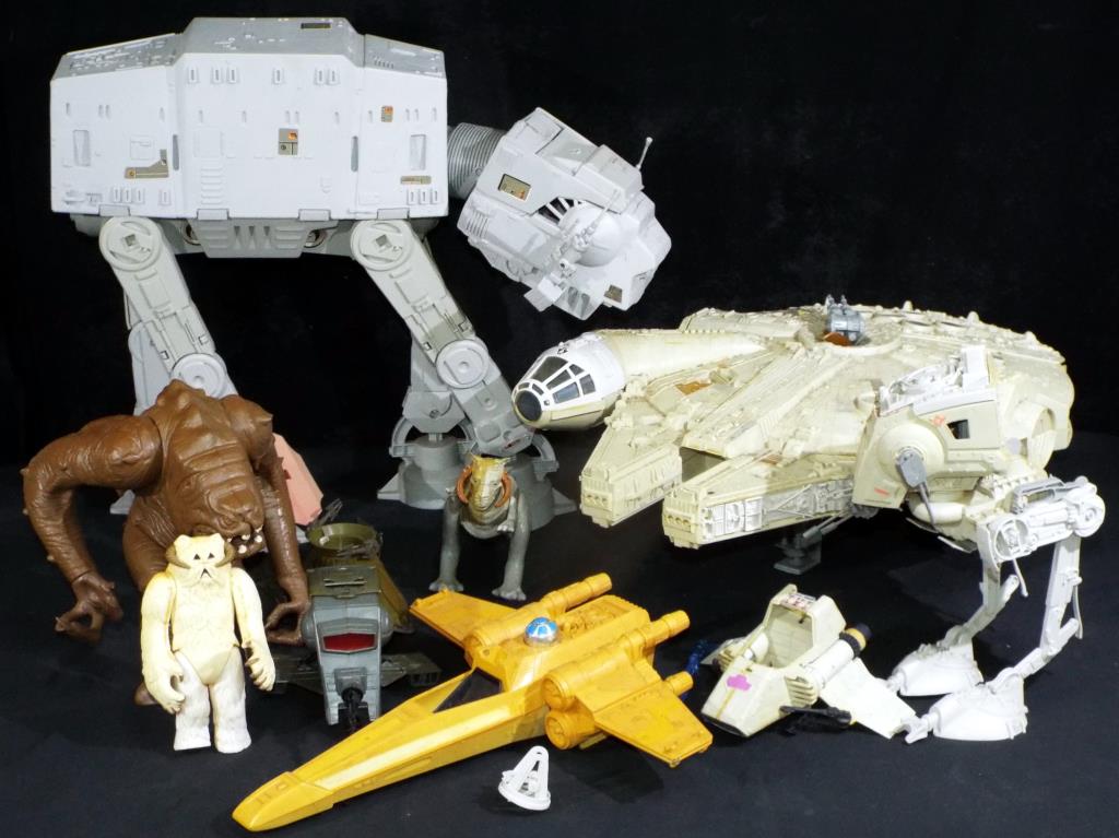 Star Wars - Kenner - a collection of unboxed vintage Star Wars vehicles and action figures to