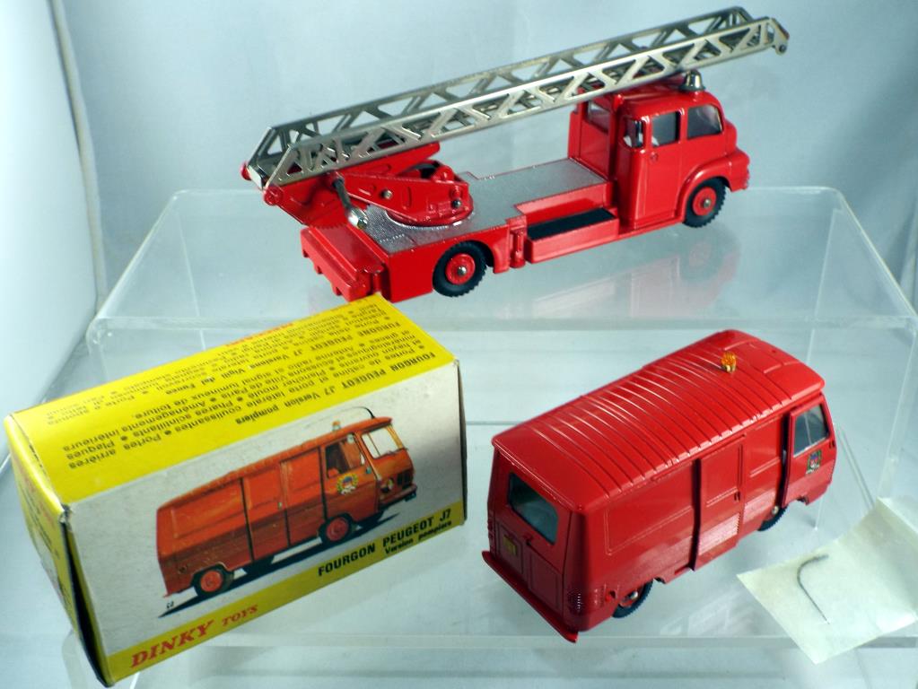 Diecast - Dinky - two diecast vehicles to include French Dinky #570 with box and aerial and #956 - Image 2 of 2