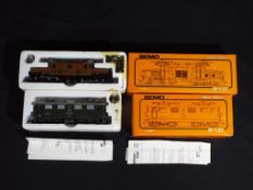 Model Railways - Bemo HO scale - two electric locomotives in original boxes comprising 1050/9 and