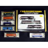Model Railways - Graham Farish and Lifelike - N gauge HST #8127 (please note coupler broken off