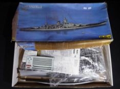 Model Kits - Heller 1:400 scale battleship Scharnhorst #81085 kit,
