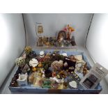 Dolls House accessories - in excess of 50 quality miniature dolls house accessories to include a