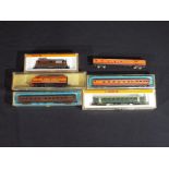 Model Railways - Arnold and Con-Cor N gauge - two locomotives and four coaches predominantly boxed,