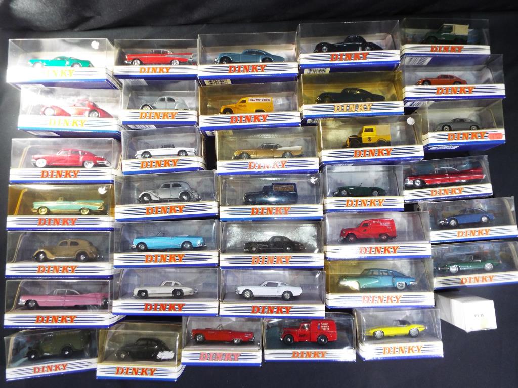 Dinky Matchbox - 36 boxed Dinky Matchbox diecast model vehicles.