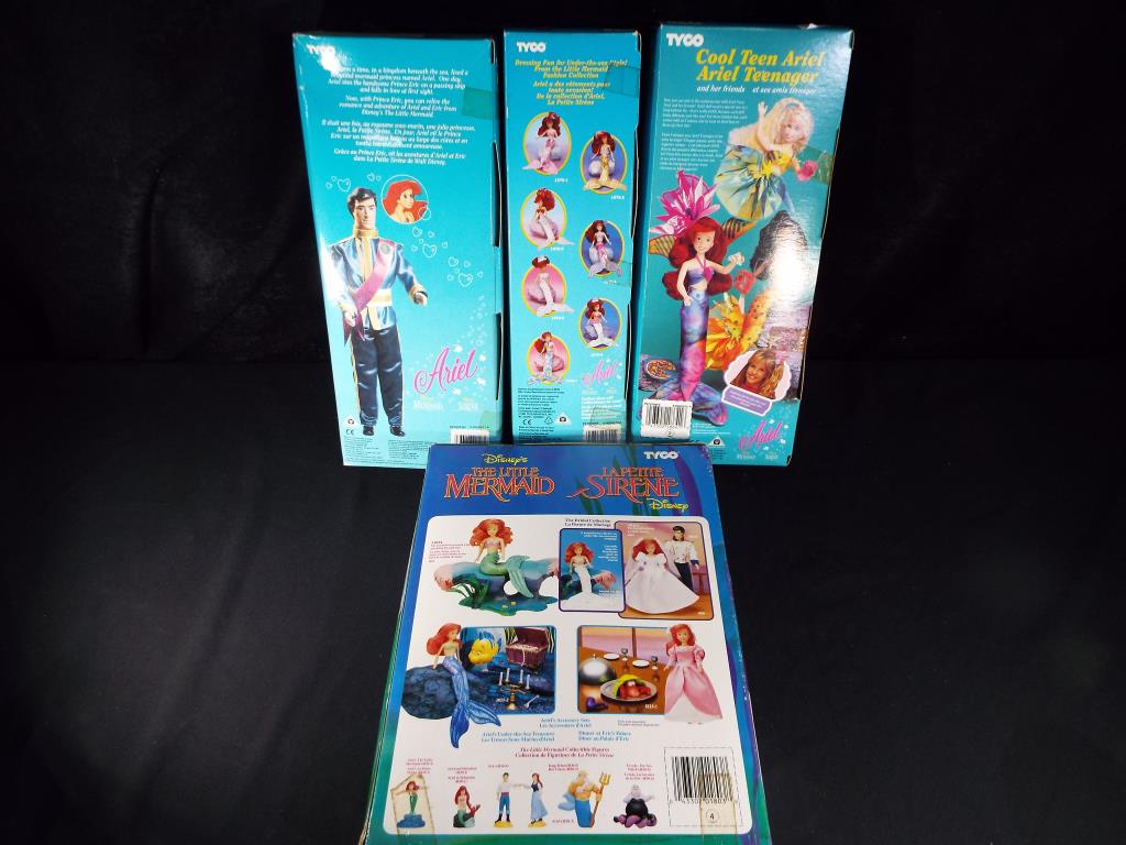 Disneyana - TYCO - a collection of four Disney dolls by Tyco to include Treasure Lovin' Ariel by - Image 4 of 4
