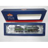 Bachmann Branch-Line - an OO scale model locomotive 4-4-2 Atlantic C1 Class with tender, 21 DCC,