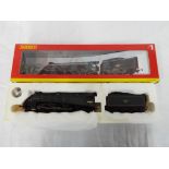 Hornby - an OO gauge model 4-6-2 locomotive and tender, op no 60030 'Golden Fleece', A4 class,