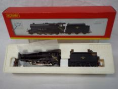 Hornby - an OO gauge model 2-8-0 locomotive and tender, op no 48773, Super Detail, # R 2393,