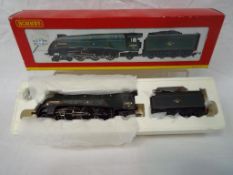 Hornby - an OO scale model 4-6-2 class A4 locomotive and tender, op no 60024 'Kingfisher',