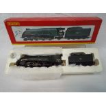 Hornby - an OO scale model 4-6-2 class A4 locomotive and tender, op no 60024 'Kingfisher',