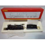 Hornby - an OO gauge model 4-6-0 locomotive and tender, Castle class, BR livery, op no 4086,