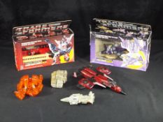 Hasbro Transformers - Two boxed G1 Hasbro Transformers together with 4 unboxed Transformers.