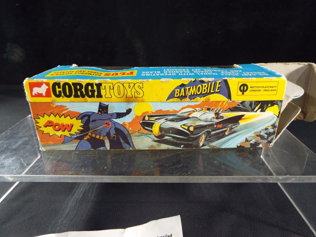 Corgi - A boxed Corgi 267 Batmobile with Red Tyres. - Image 3 of 4