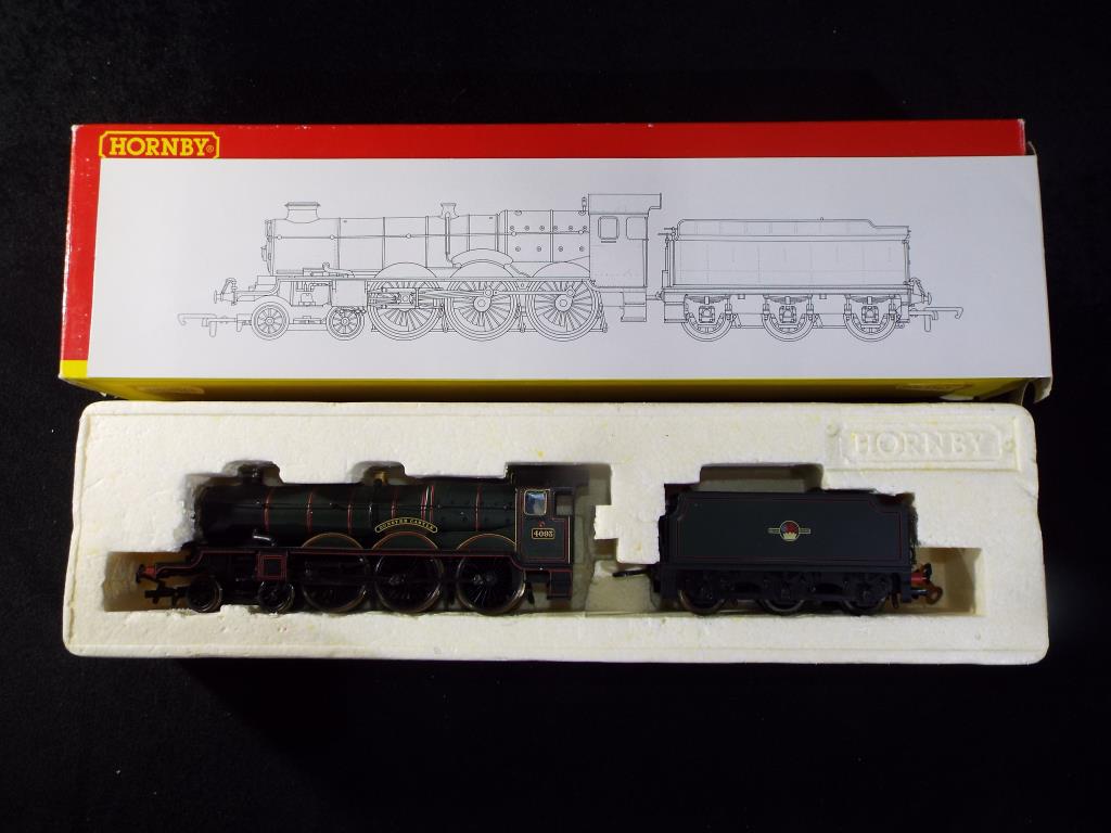 Hornby - A boxed Hornby R2317 OO Gauge 4-6-0 steam locomotive and tender Castle Class Op.No.