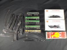 Bachmann & Lima - N gauge rolling stock, comprising class 31 diesel with 4 coaches,