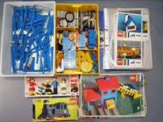 Lego - a quantity of boxed and loose Lego kits to include 200, 133, 351,