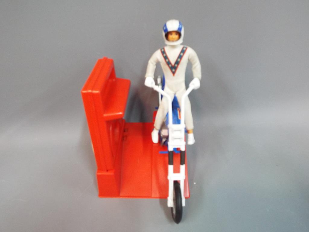 An Evel Kanievel Copper by Ideal unboxed with figure and helmet, - Image 3 of 5