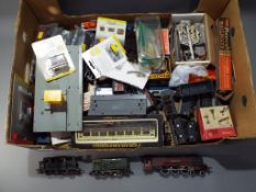 Model Railways - a quantity of Hornby,