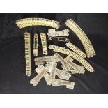 Hornby Dublo - In excess of 50 pieces of Hornby Dublo 3 Rail track, including straights,
