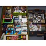 Diecast Scale Models - a good mixed lot containing predominantly diecast model vehicles with