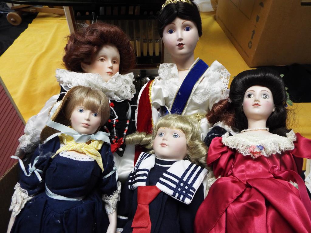 Dolls - a collection of five good quality dressed dolls to include two Franklin Mint, - Image 2 of 2