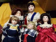 Dolls - a collection of five good quality dressed dolls to include two Franklin Mint,