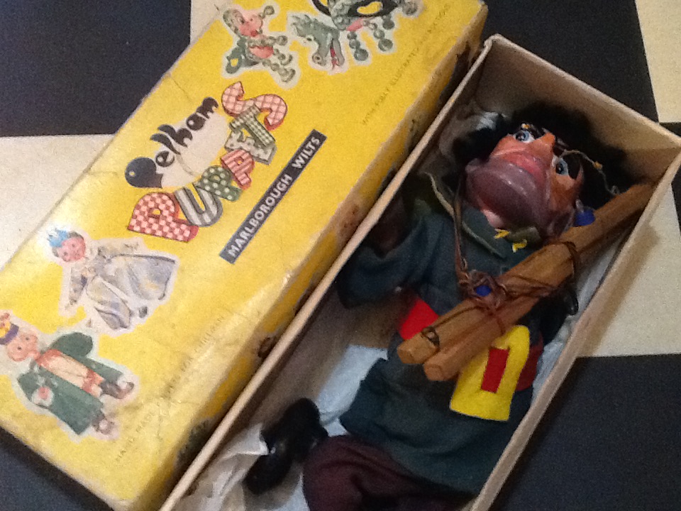 PELHAM PUPPETS BOXED GIANT MARIONETTE