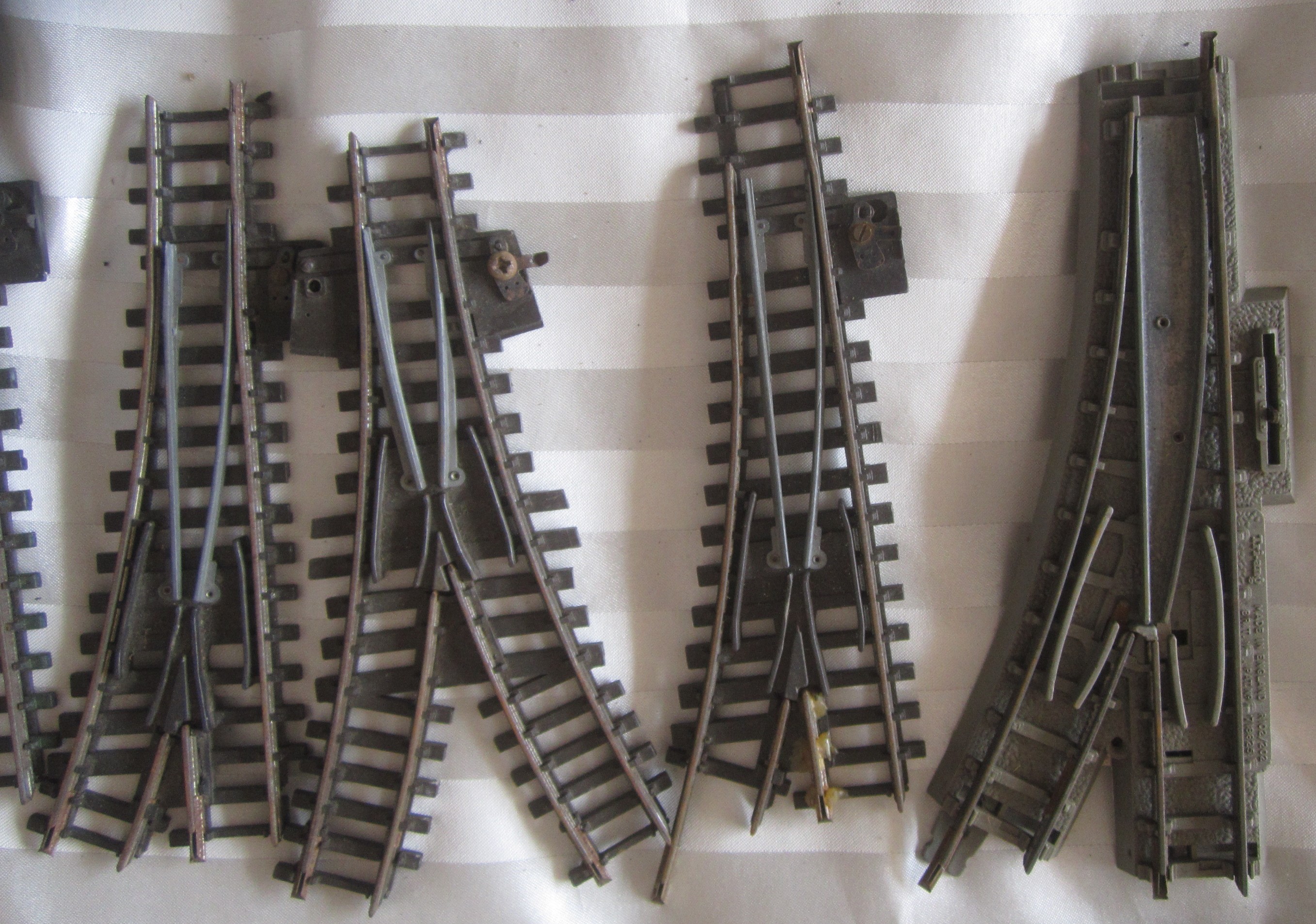 RAILWAYS - TRIANG OO GAUGE TRACK 70+ ITEMS - Image 2 of 3