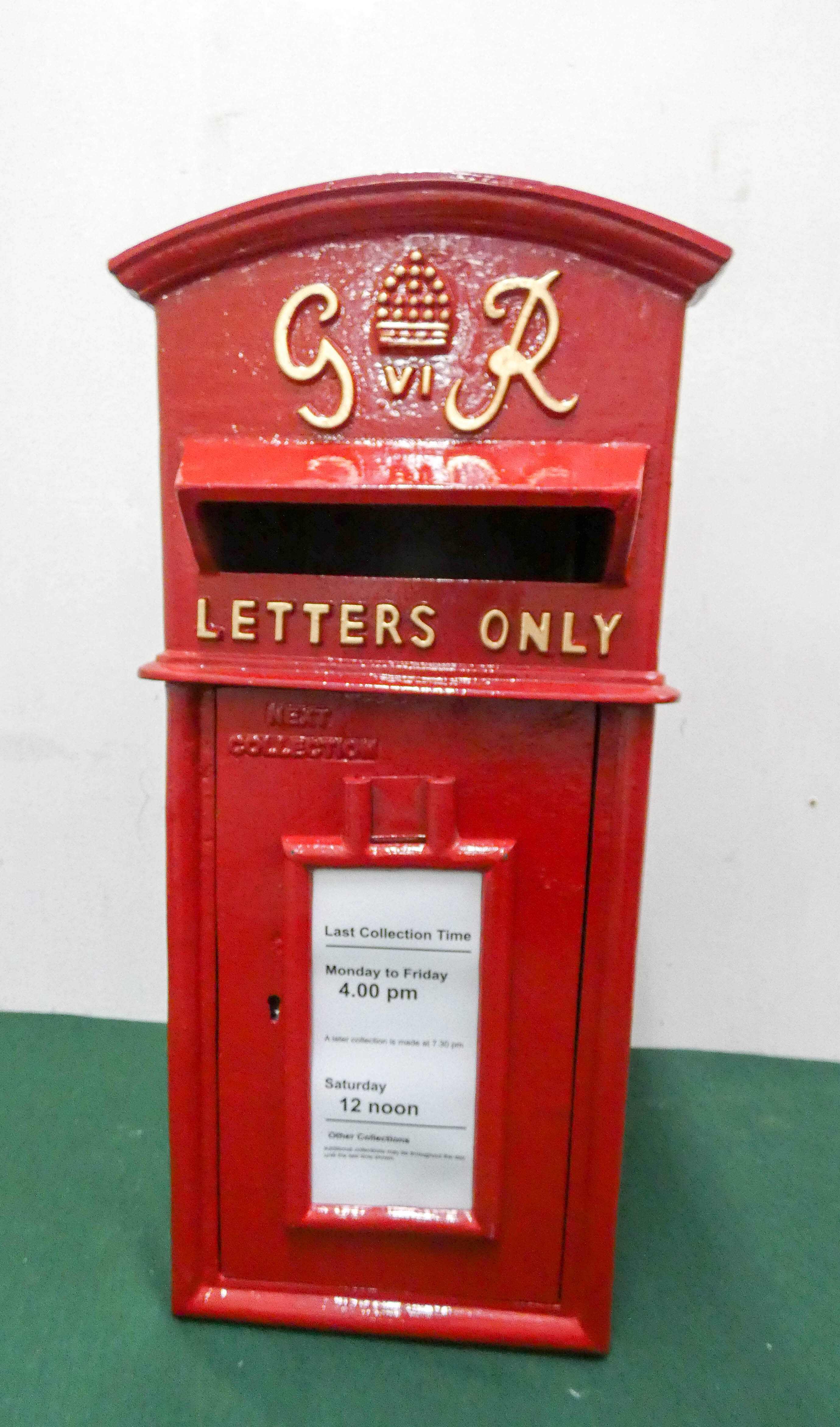 A GR reproduction GPO post box