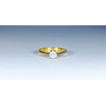 18ct yellow gold solitaire diamond ring, set with a claw set circular brilliant cut diamond,