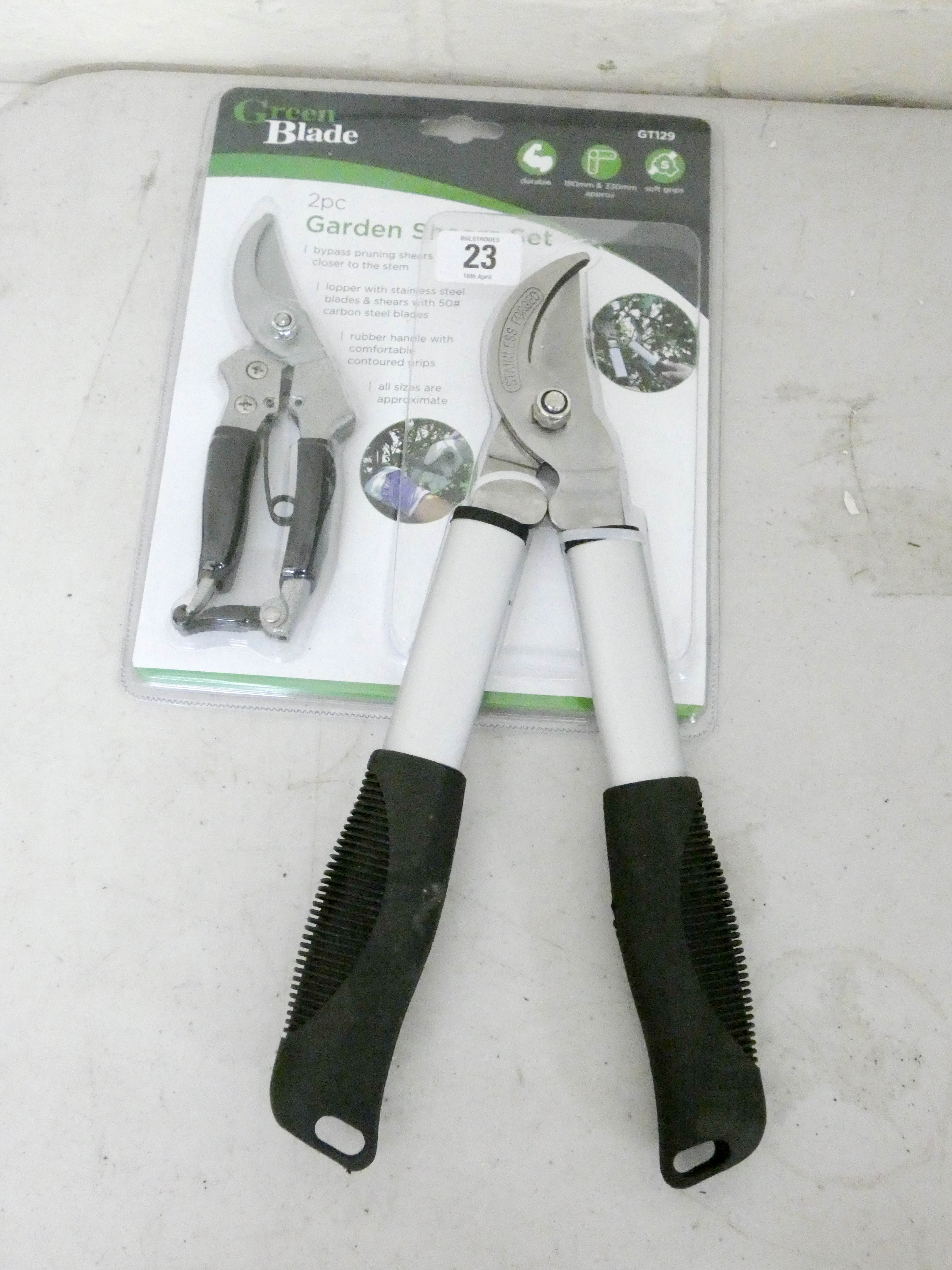 A new piece garden shear set