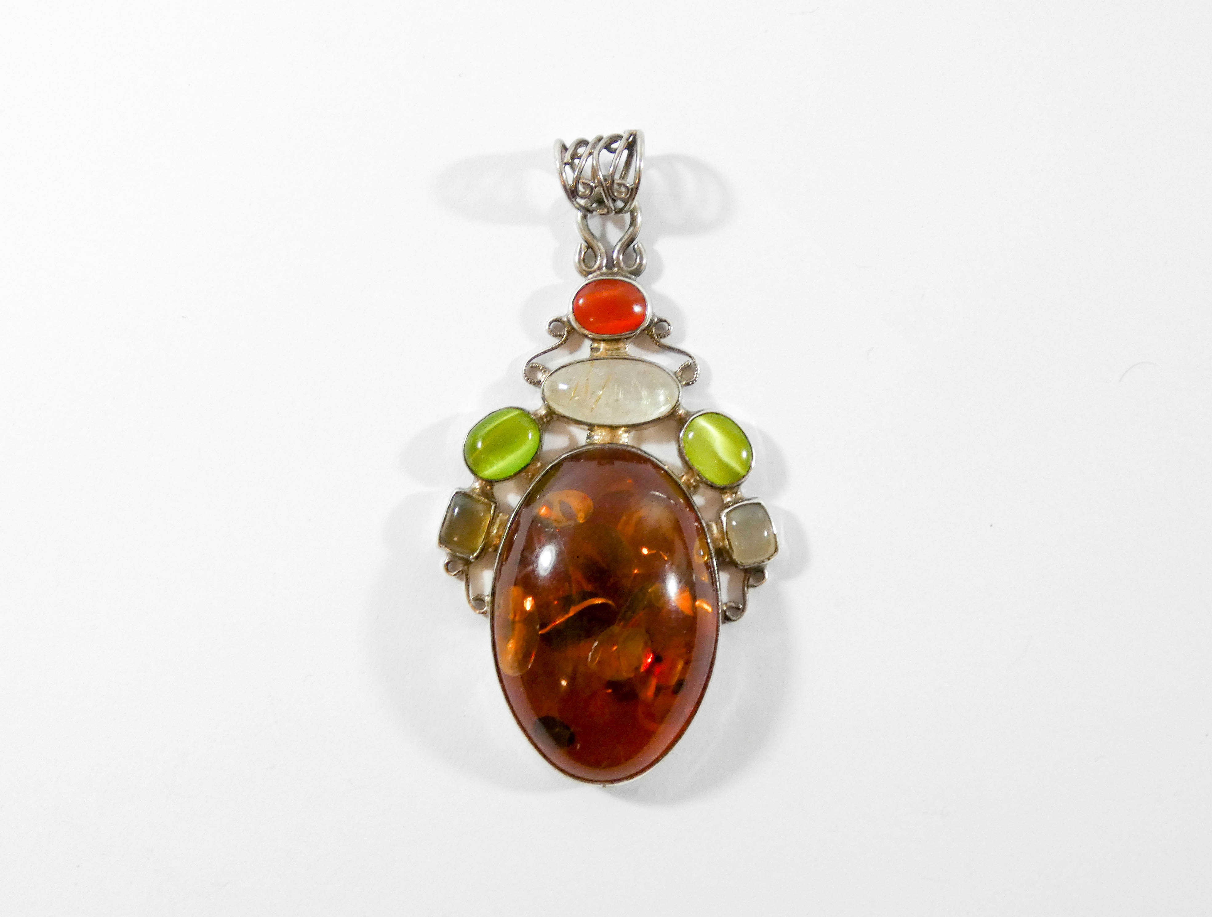 Row of Baltic amber bead chip necklace, - Image 2 of 4