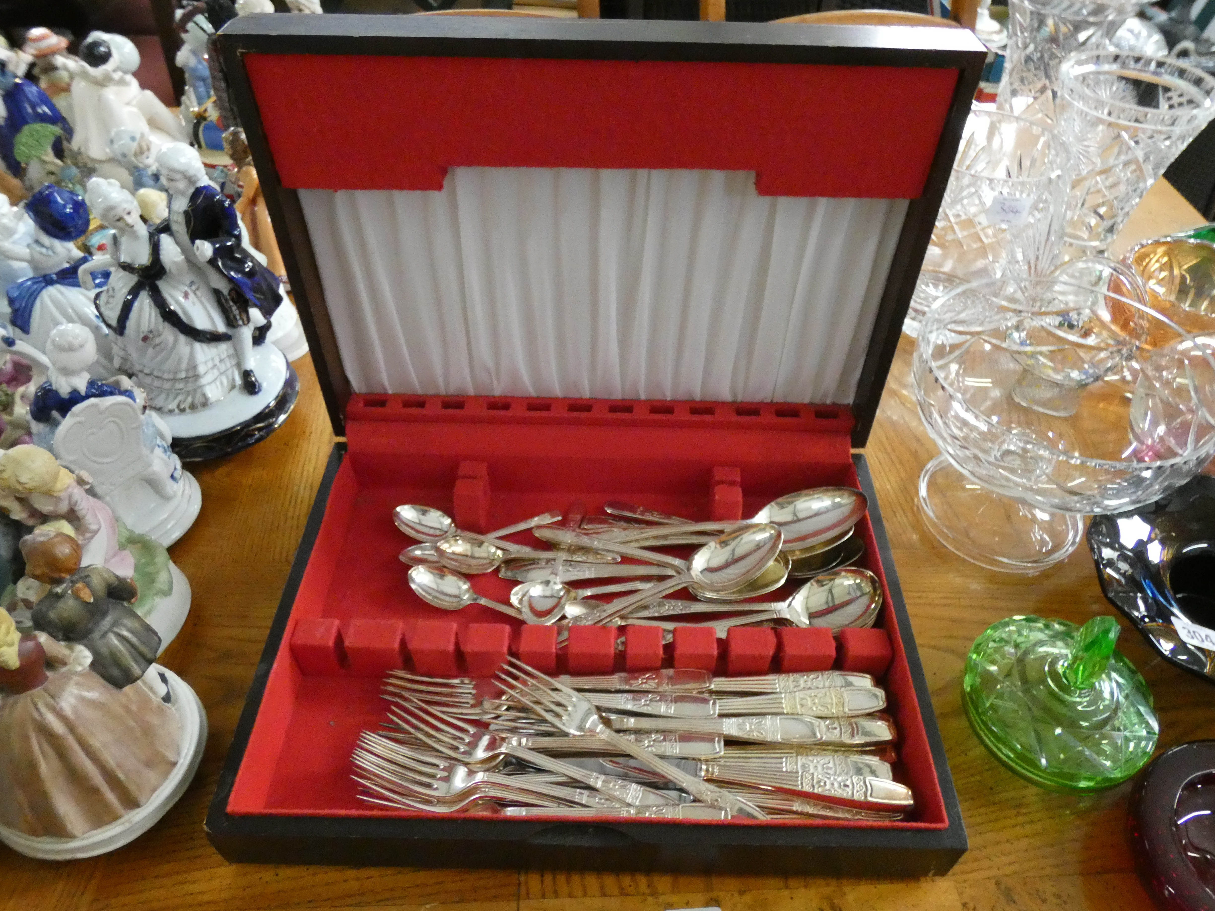 Canteen of plated cutlery loose in the box