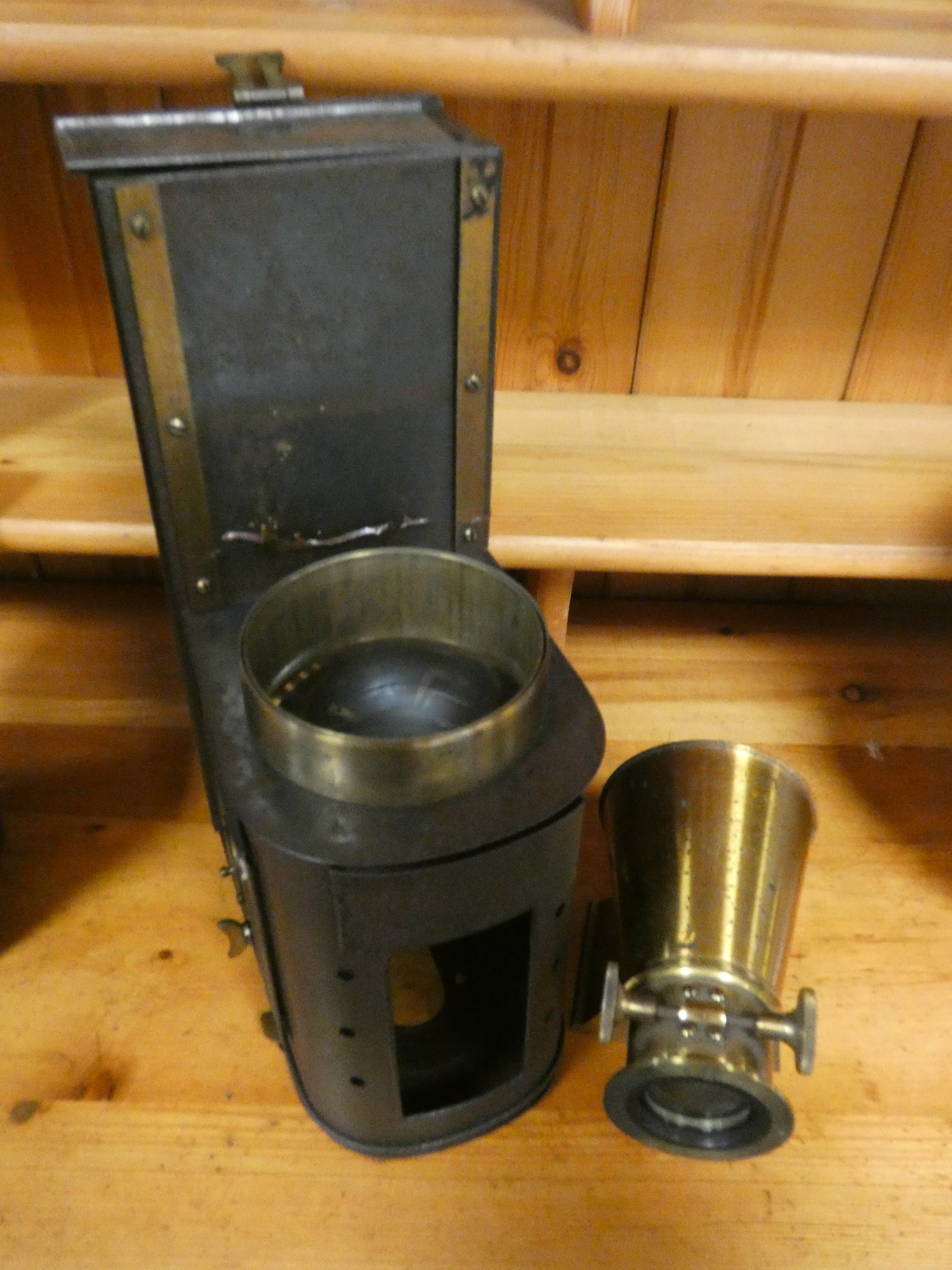 An old magic lantern in metal case - Image 4 of 4