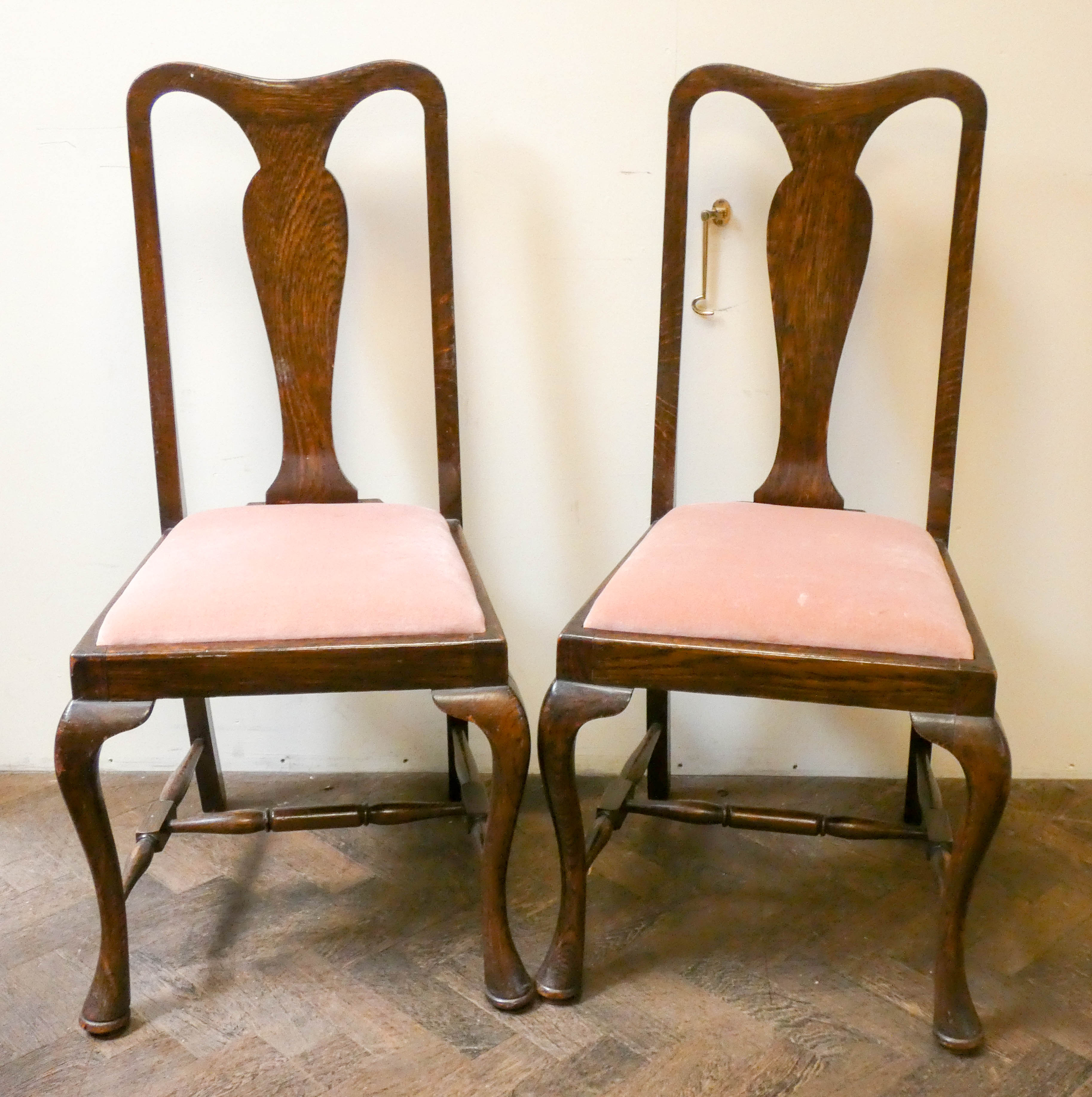 Set of four 1920's oak Queen Anne style dining chairs with pink velvet drop in seats - Image 2 of 2