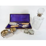 A pair of silver plated and bone handled fish servers in box,