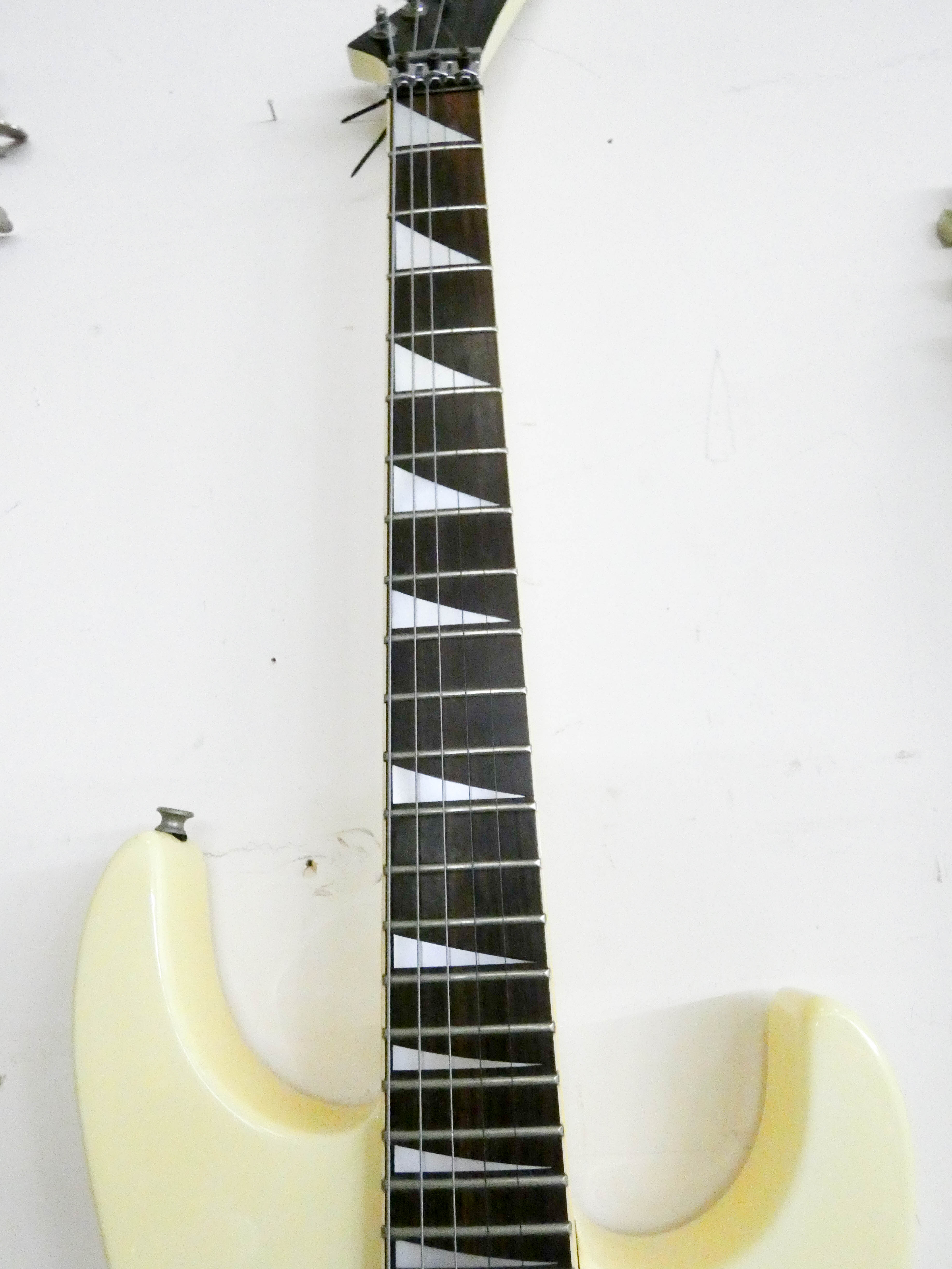 An Aria Pro 2 AC3TS electric guitar with soft carrying case - Image 4 of 5